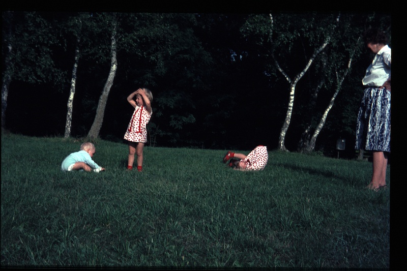 04.Walhalla jul 1966 Mama,Brigitte,Marion,Peter.JPG